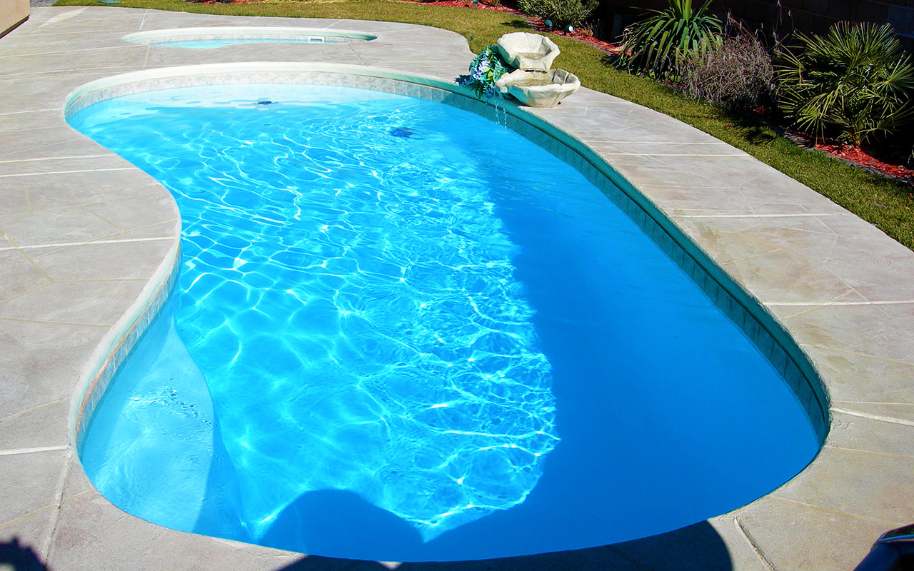 St George Pools - Kidney Fiberglass Pool / Spa 02